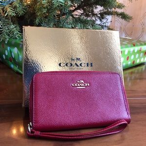 COACH Red Currant Leather Wristlet Zip Wallet